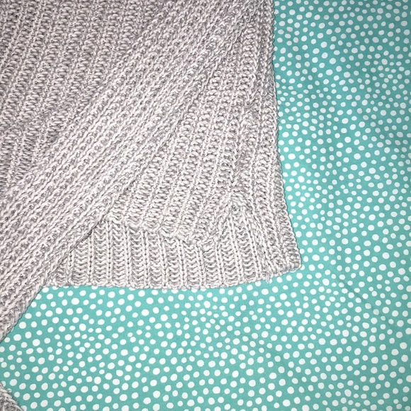 Gray and White Cableknit Cropped Sweater - Picture 2 of 3